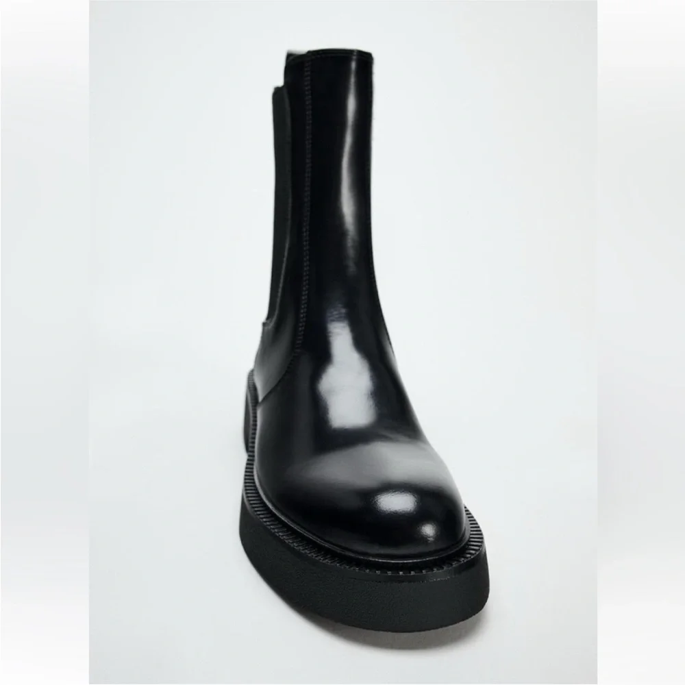 Zara Chelsea combination vegan leather chunky sole black ankle booties sz.6